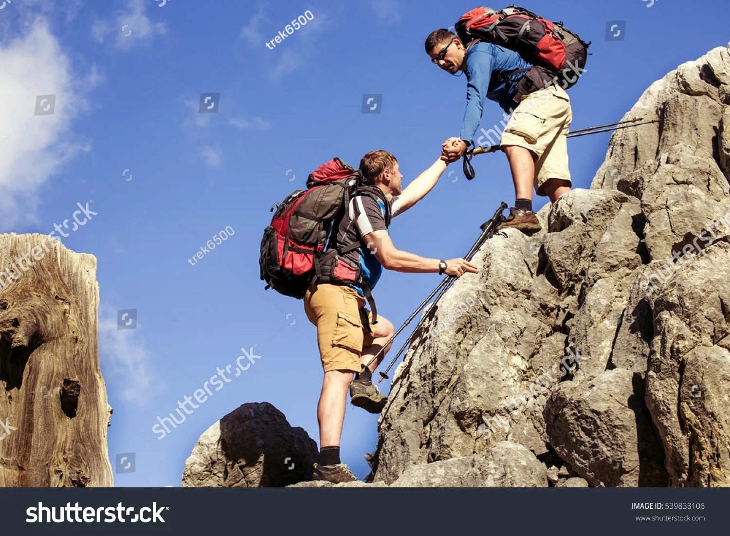 Дать помощь в горе. Dangerous Hiking. Ситуации в походе. Dangerous situation Hiking. Поддержка помощь горы.