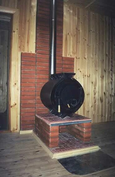 Как установить печь на даче своими руками Tiny House From Reclaimed Wood Reclaimed Wood Blog Tiny house wood stove, Tiny w