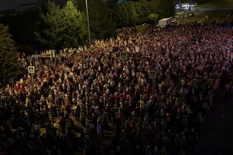 1000 человек в день