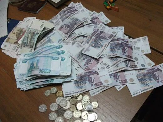 Много разбросанных денег. Комната с деньгами. Денежный фон. Деньги фон. Деньги на полу.