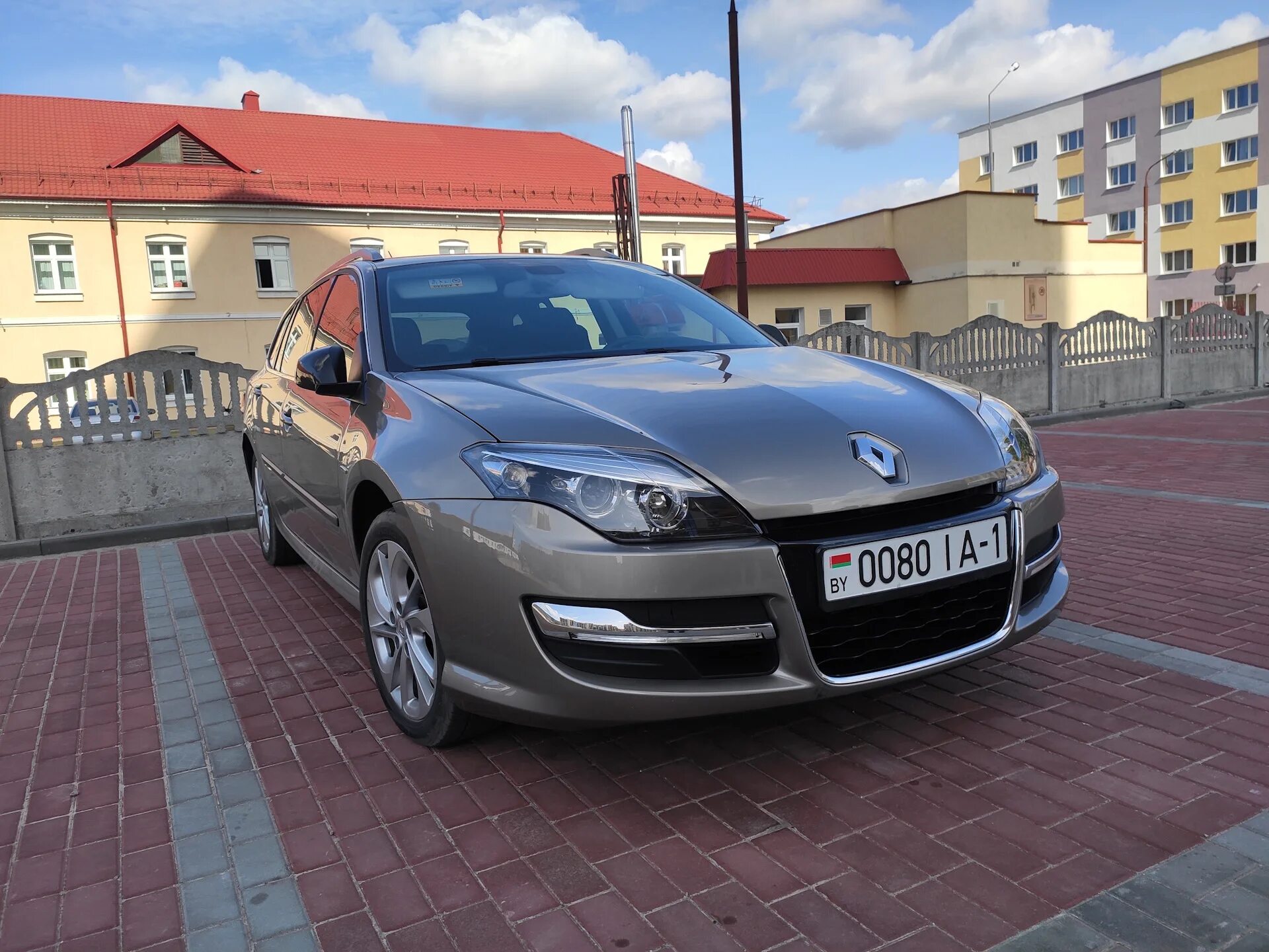 Renault laguna купить. Renault Laguna 4. Рено Лагуна 3. Renault Laguna 2015. Рено Лагуна 3 2015.