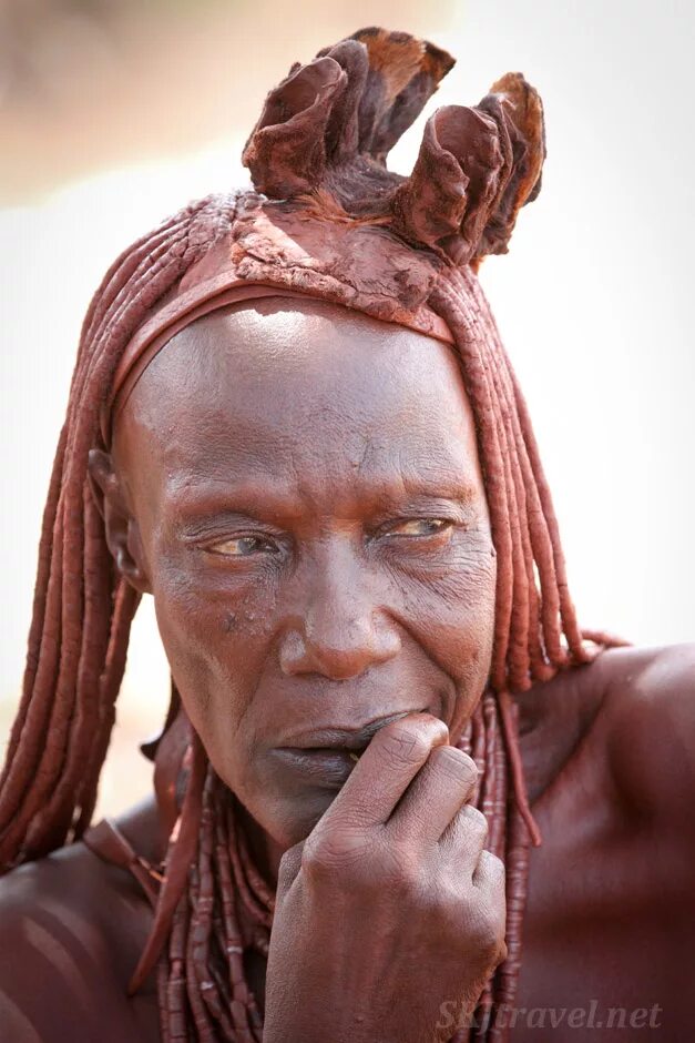 Племя Химба. Прически африканских племен. Рыжий африканец. Химба волосы.