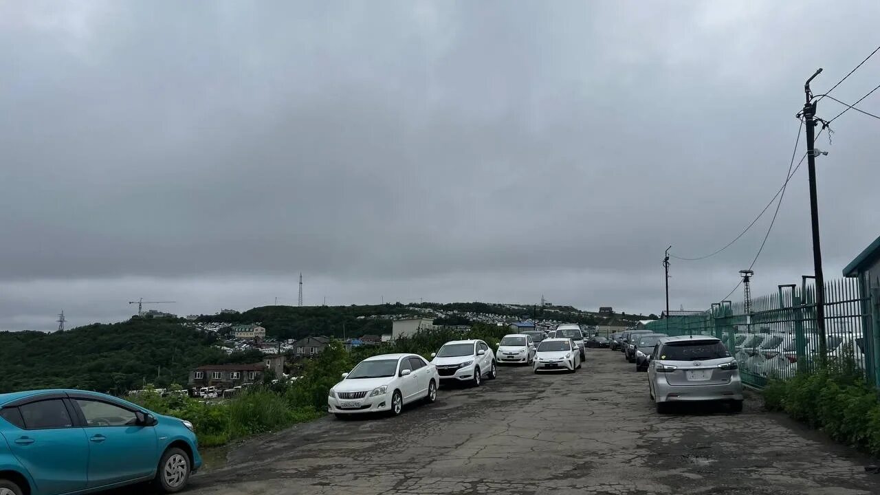 Рынок зеленка во Владивостоке. Зеленый угол. Зелёный угол Владивосток. Машины зеленый угол Владивосток. Без машины во владивостоке