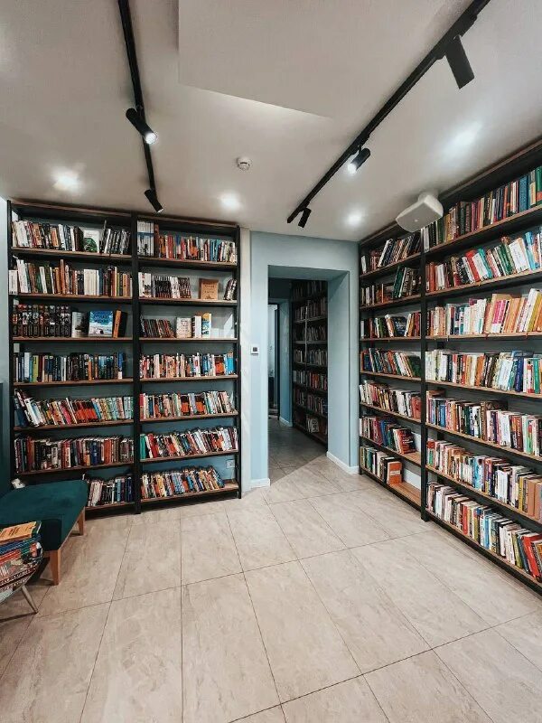 работа книжный спб