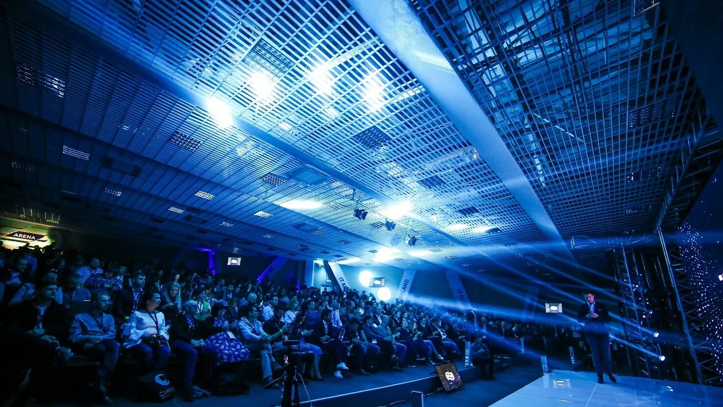 Event technology. Арена для конференций. конференция. event фон. tech event.