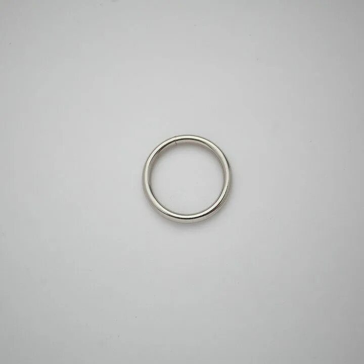 Кольцо сварное нержавеющее undefined. Кольцо металлическое сварное. Кольцо литое латунь. Кольцо сварное 15 мм. Никель цвет кольцо.