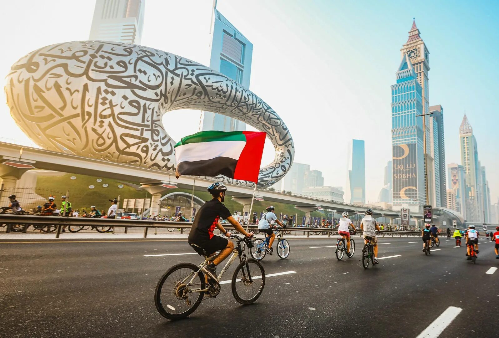 Шейх Зайед роуд. Sheikh Zayed Road Dubai. Patipaco Дубай. Даунтаун Дубай 2022. Туры в дубай в апреле 2024