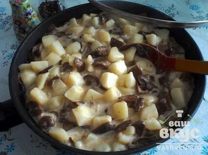 Тушеная картошка с лесными грибами