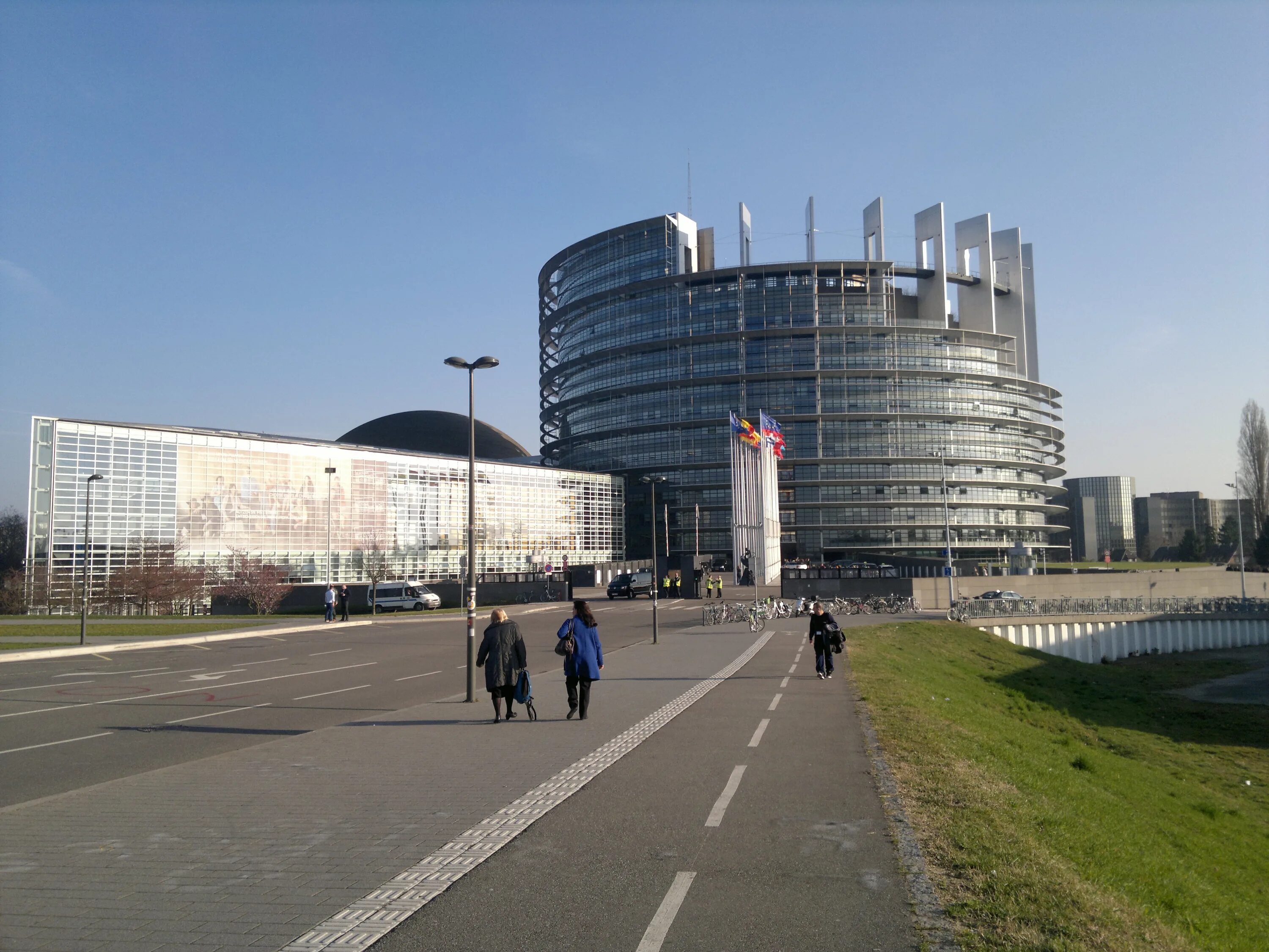 Здание Европарламента в Брюсселе. Европейский парламент Страсбург. Здание Европарламента Франция. Европейский парламент (Страсбург, Франция).