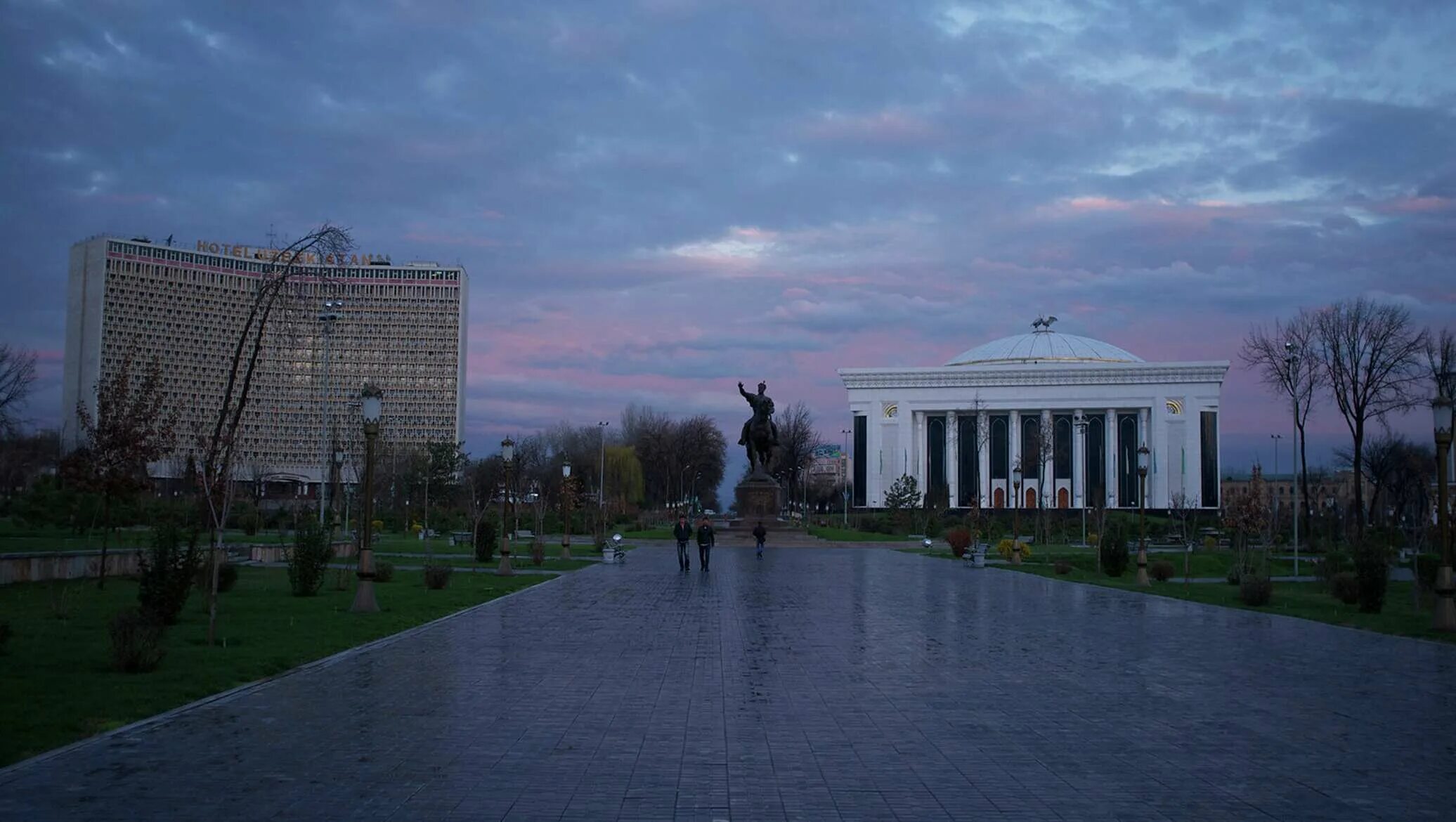 Погода в ташкенте узбекистан. Узбекистан Ташкент. Ночной Ташкент Ташкент. Узбекистан Ташкент ночью. Столица Узбекистана Ташкент телебашни.