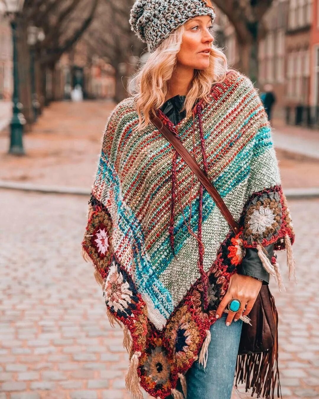 Пончо бохо. Туника muxin-928 бохо-стиль. Бохо спицами. Бохо спицами. Вязаные вещи в стиле бохо.