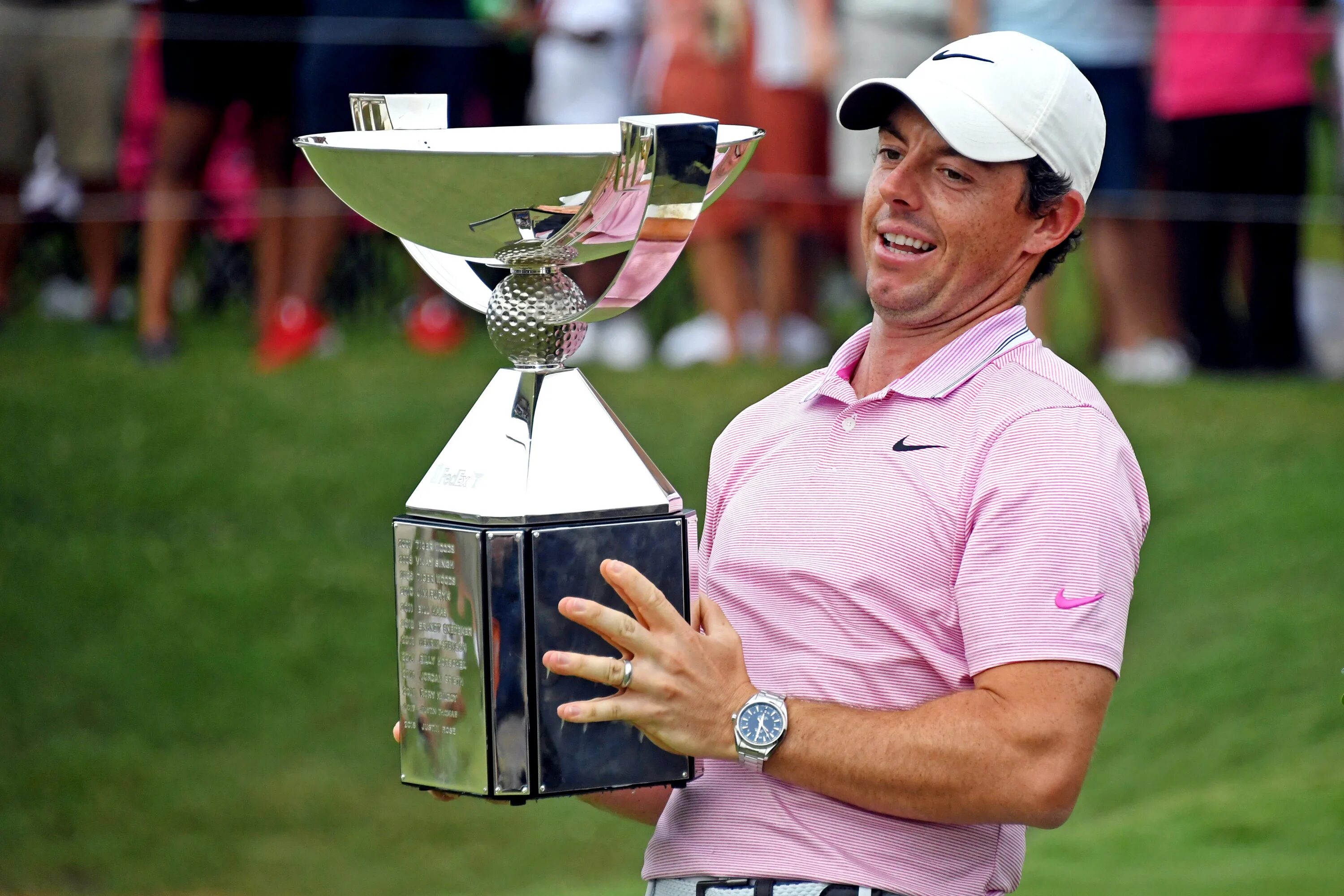 She win a prize. Win a prize. winning cup. to win. l prize winner 2011.