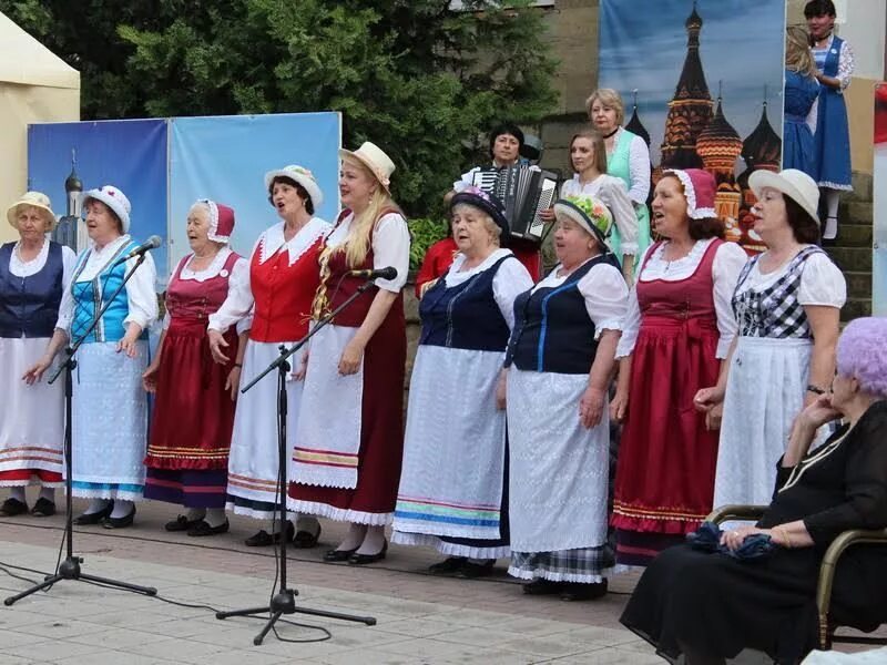 Новости российских немцев. Ансамбль манушак кисловодск. национально-культурная автономия российских немцев. немецкая национальная культурная автономия.