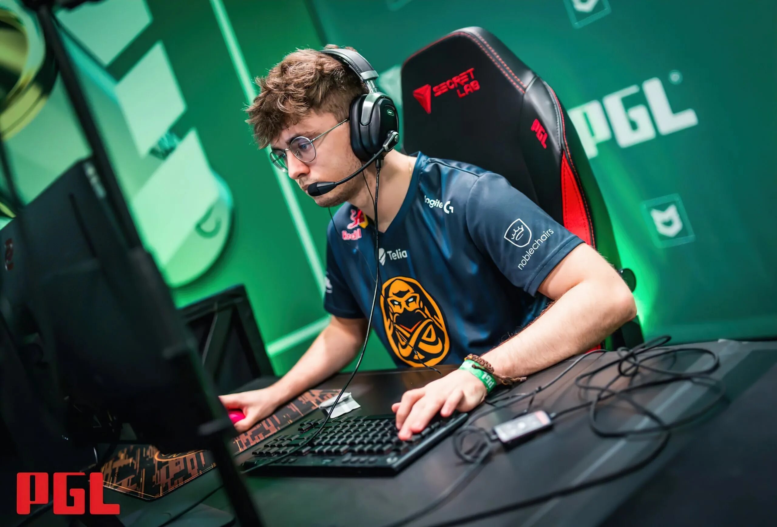 Hades cs go. Хейдс кс го. ence cs go 2025. hades игрок.