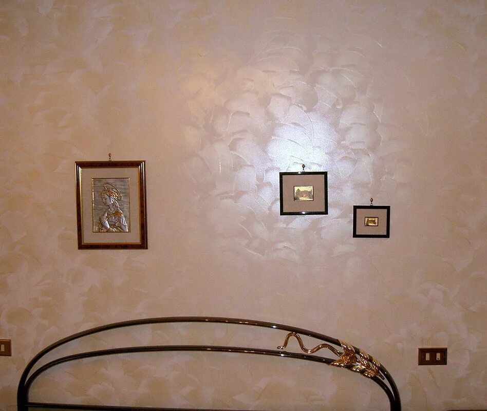 Гладкая фактурная штукатурка. Гладкая декоративная штукатурка. Венецианская штукатурка волхов. Гладкая декоративная штукатурка. Деруфа шелк декоративная штукатурка.