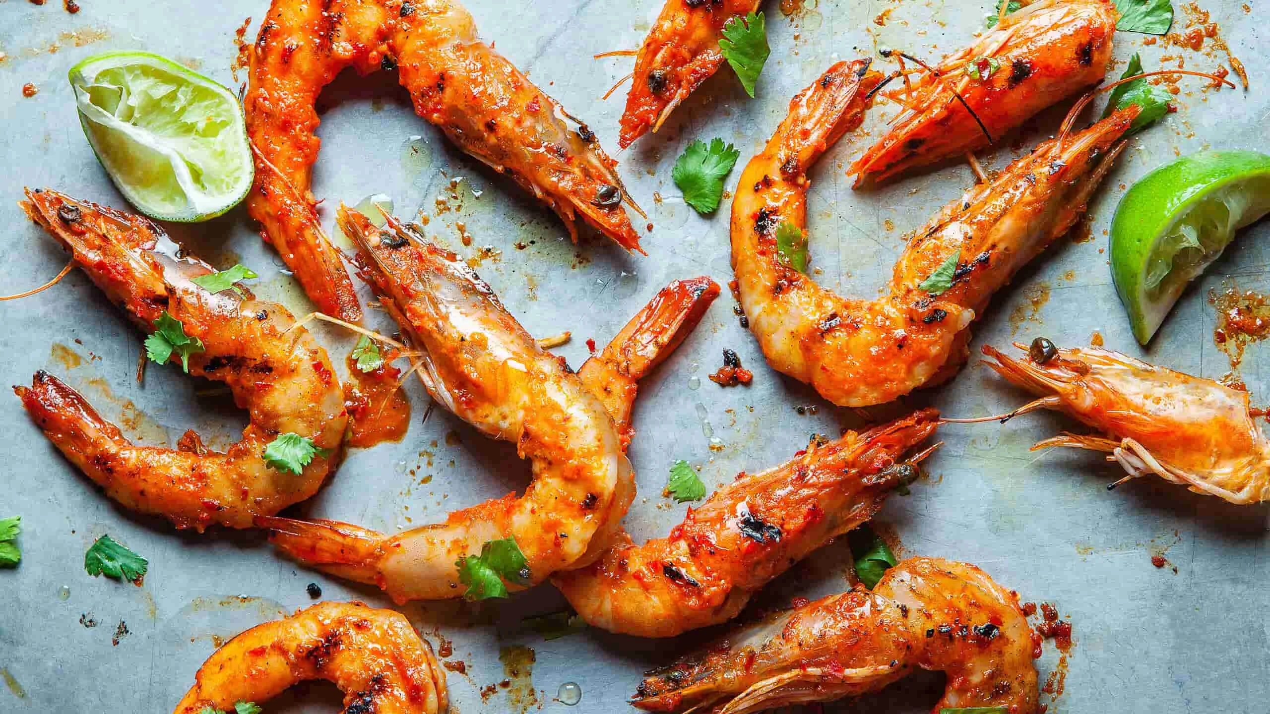 Лангустины свежевыловленные. Турецкие лангустины. Лангустины фаршированные. Как пожарить лангустины. Паэлья лангустины лангустины.