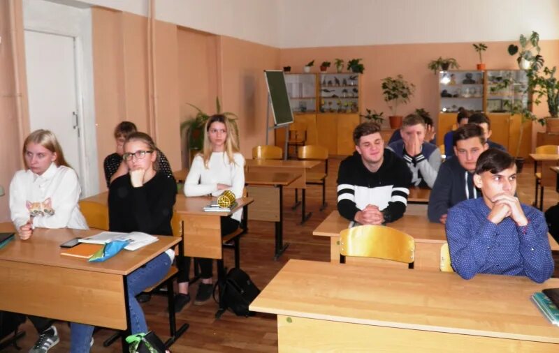 Белая холуница школа. Школа 11 струнино. Школа г белый. Женская гимназия тюмень. Школа г белый.