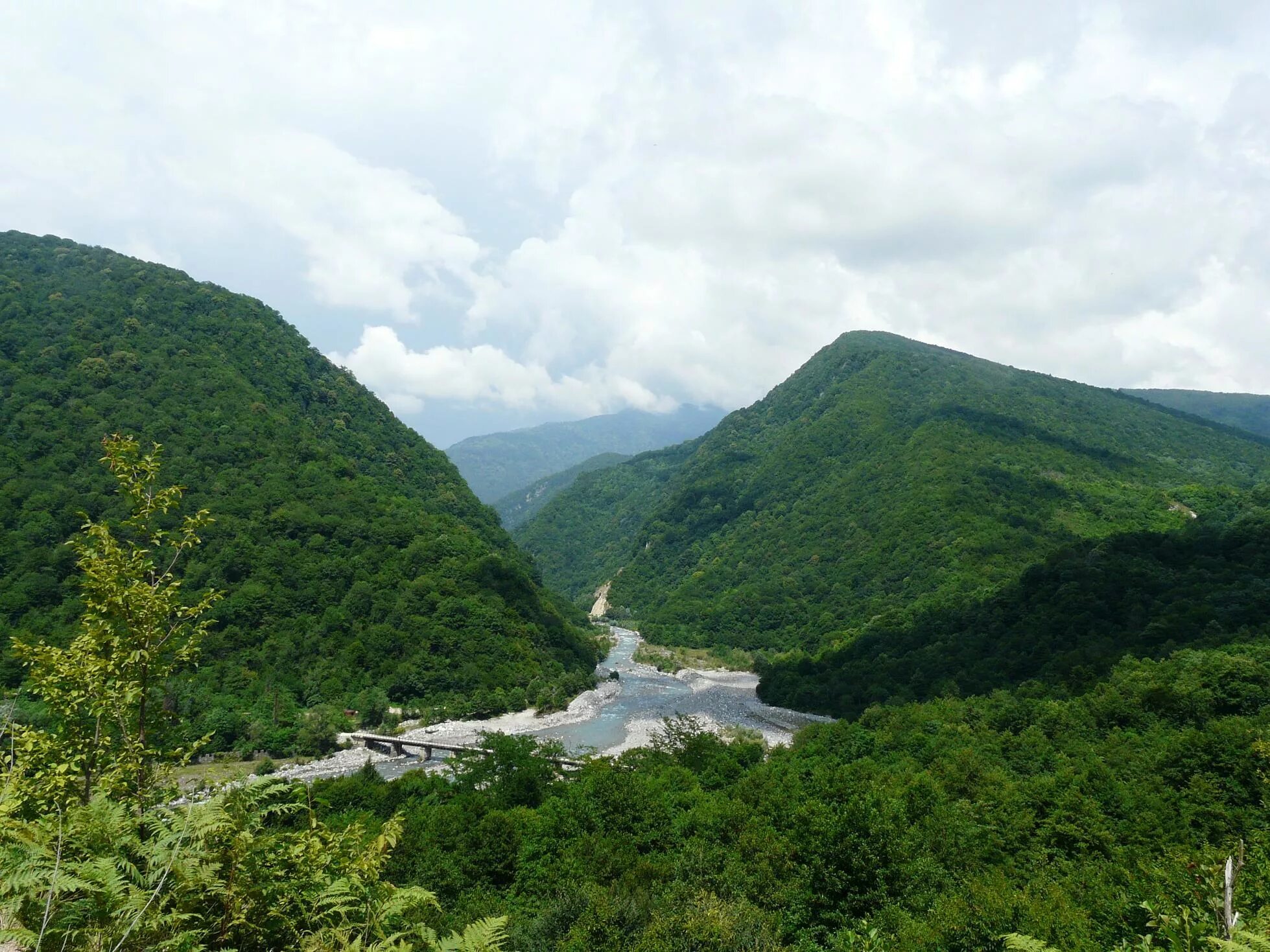 горы абхазии сочи. ашицра абхазия.