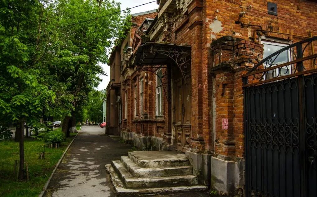 Городок таганрог. Старинные здания Таганрога. Старинные улочки Таганрог. Таганрог исторический центр города. Старый центр Таганрога.