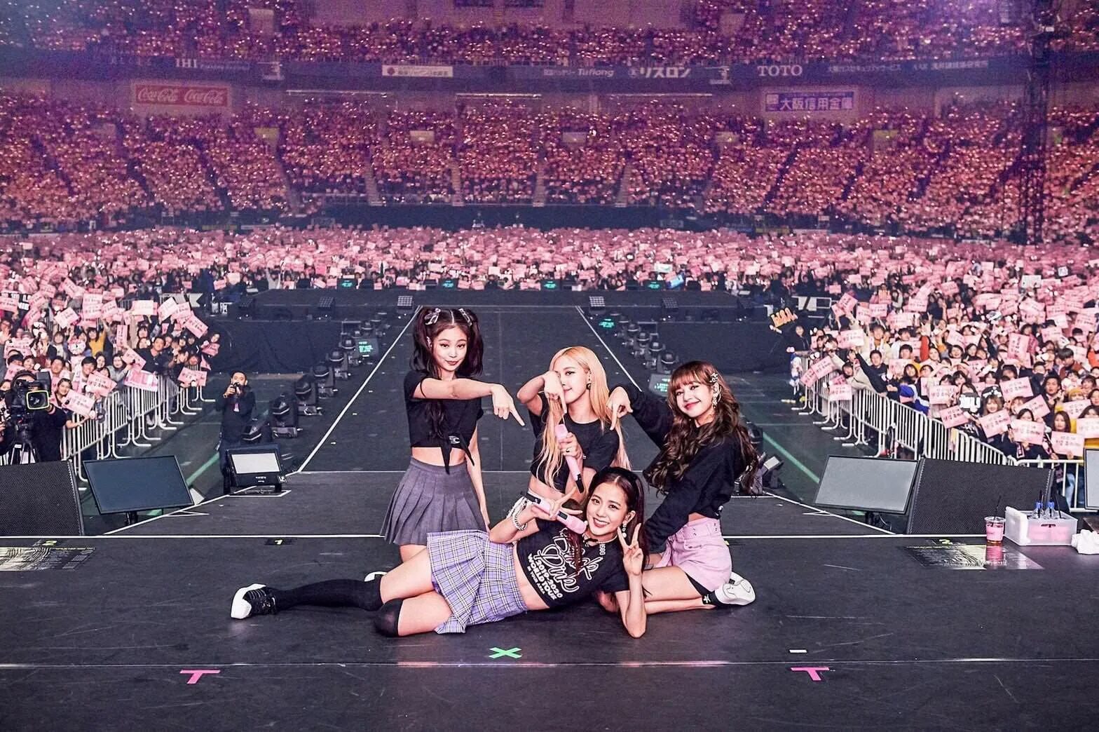 Группа BLACKPINK 2019. Блэк Пинк 2021 группа. Группа BLACKPINK 2021. Группа BLACKPINK 2023. Игры во время концерта