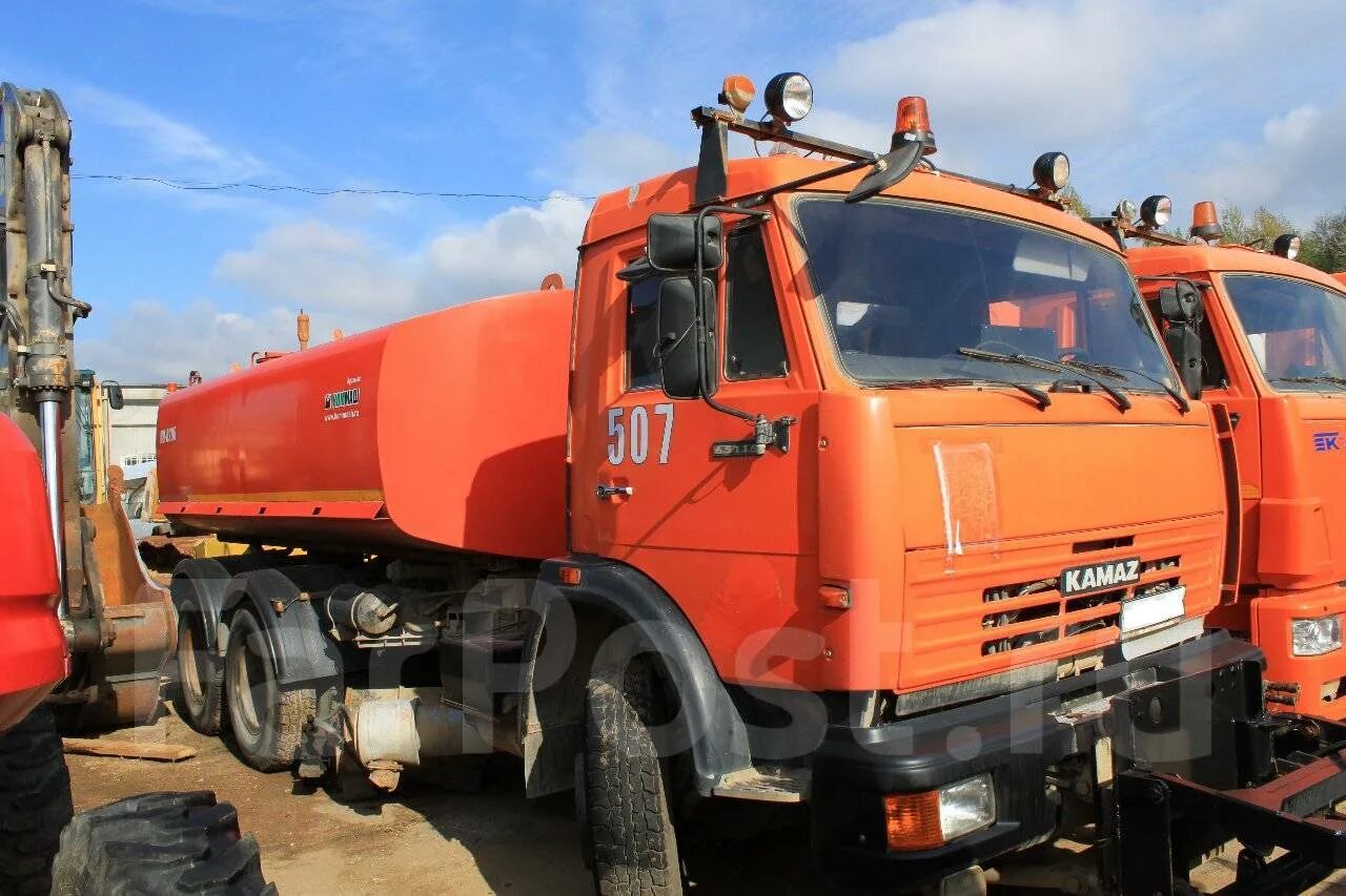 Ко-829б1 на шасси камаз 65115. Манипулятор мусоровоза с боковой загрузкой. Мультикар машина. Коммунальный техника бу. Уборочная машина мультикар.