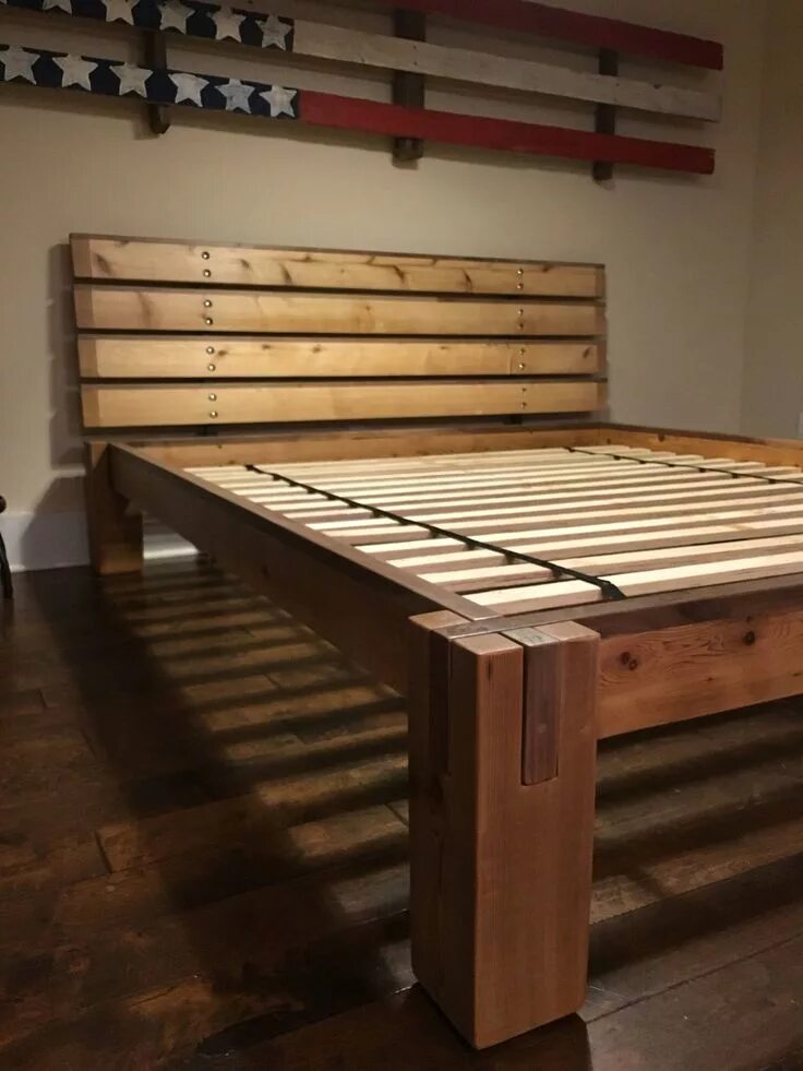Самодельная кровать из дерева. Кровать деревянная. Деревянный каркас кровати. Кровать каркасная деревянная. Самодельная деревянная кровать.