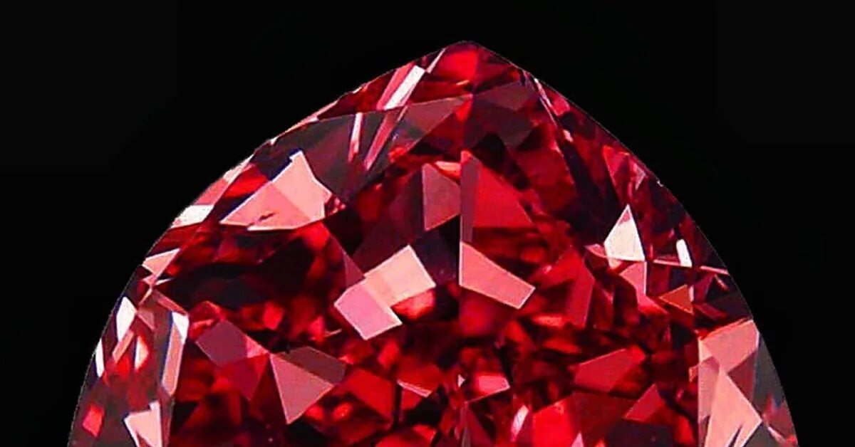 Moussaieff Red Diamond красный Алмаз.