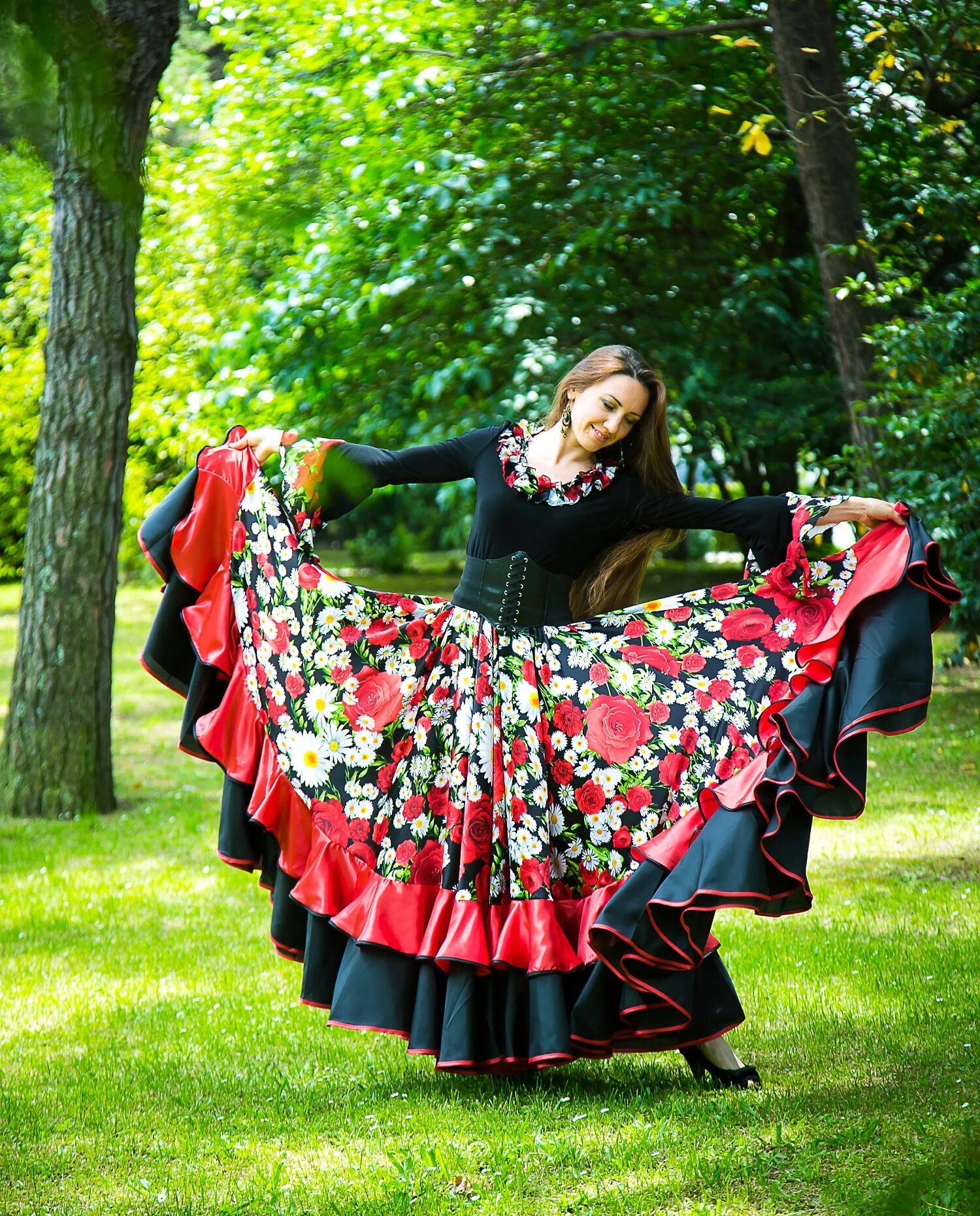 Кармен цыганка. Цыганский ансамбль дэвлалэ. Сочетание цыганских. Цыганский ансамбль валенсия. Цыганский ансамбль ромалэ.