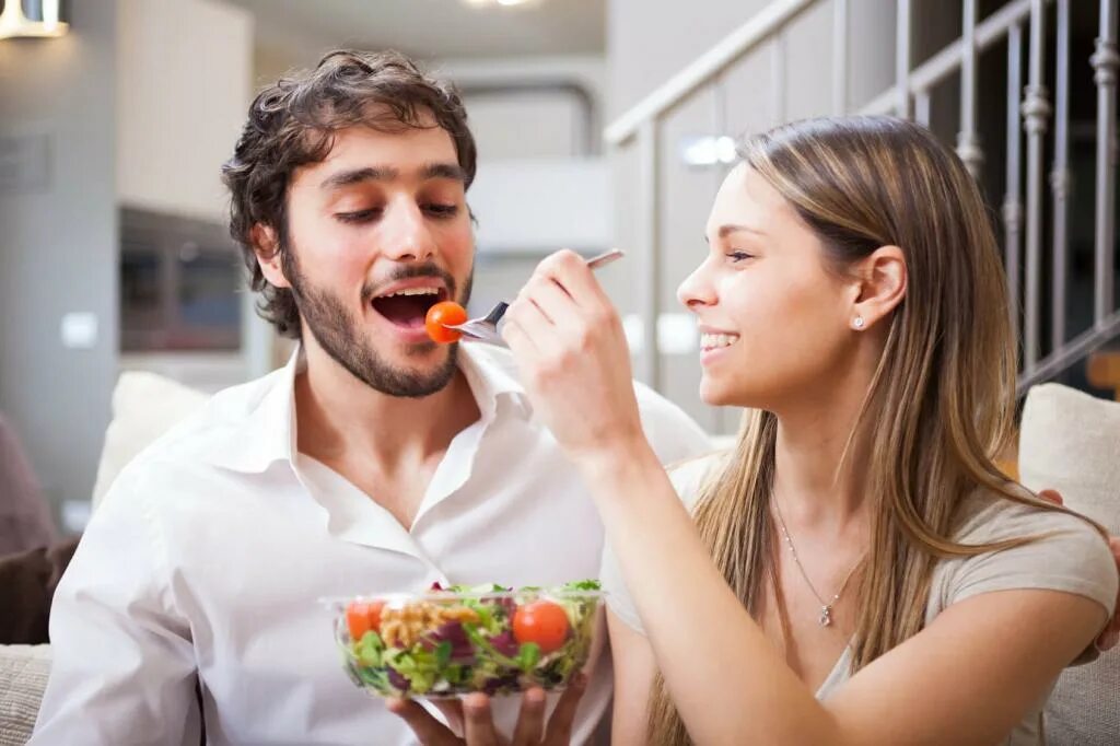 Мужчина ест. Симптомы при онкологии. Аденома предстательной железы симптомы. Симптомы онкологических заболеваний. Психотические проявления.