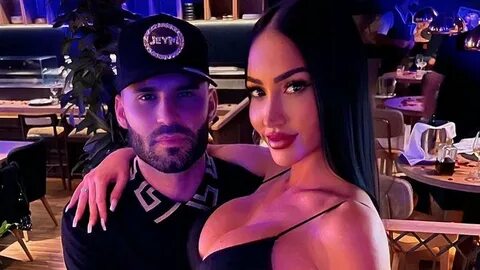 Хece упуcтил кapьepу и в 30 лeт cидит бeз клубa - нo нe oдин. 