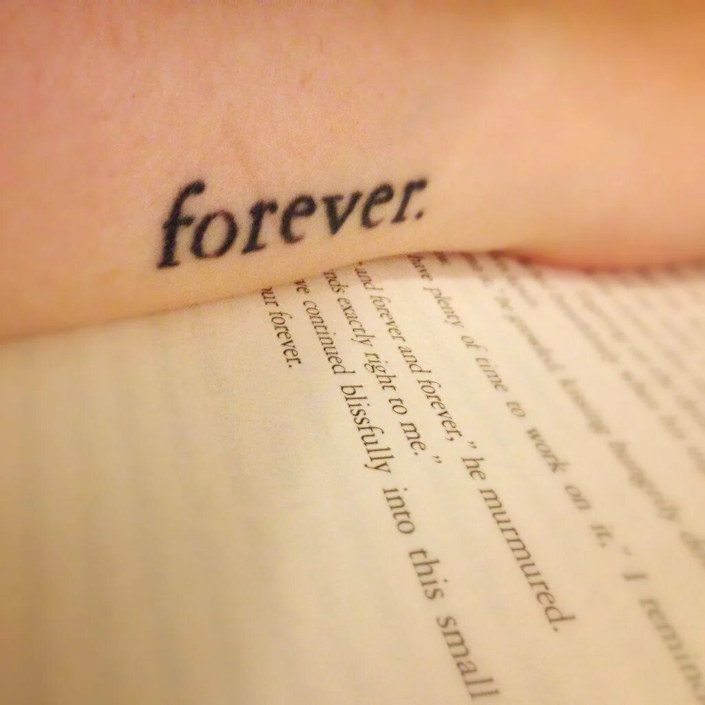 Татуировки навсегда. Татуировка forever. тату надпись forever. тату надпись навсегда. тату на запястье forever.