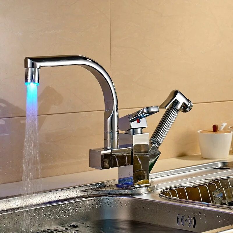 Кран кухонный поворотный. Смеситель Pull-out Faucet. Kitchen Faucet Pull out смеситель. Kitchen Mixer смеситель 2015. Смеситель Kitchen Bath Faucet.