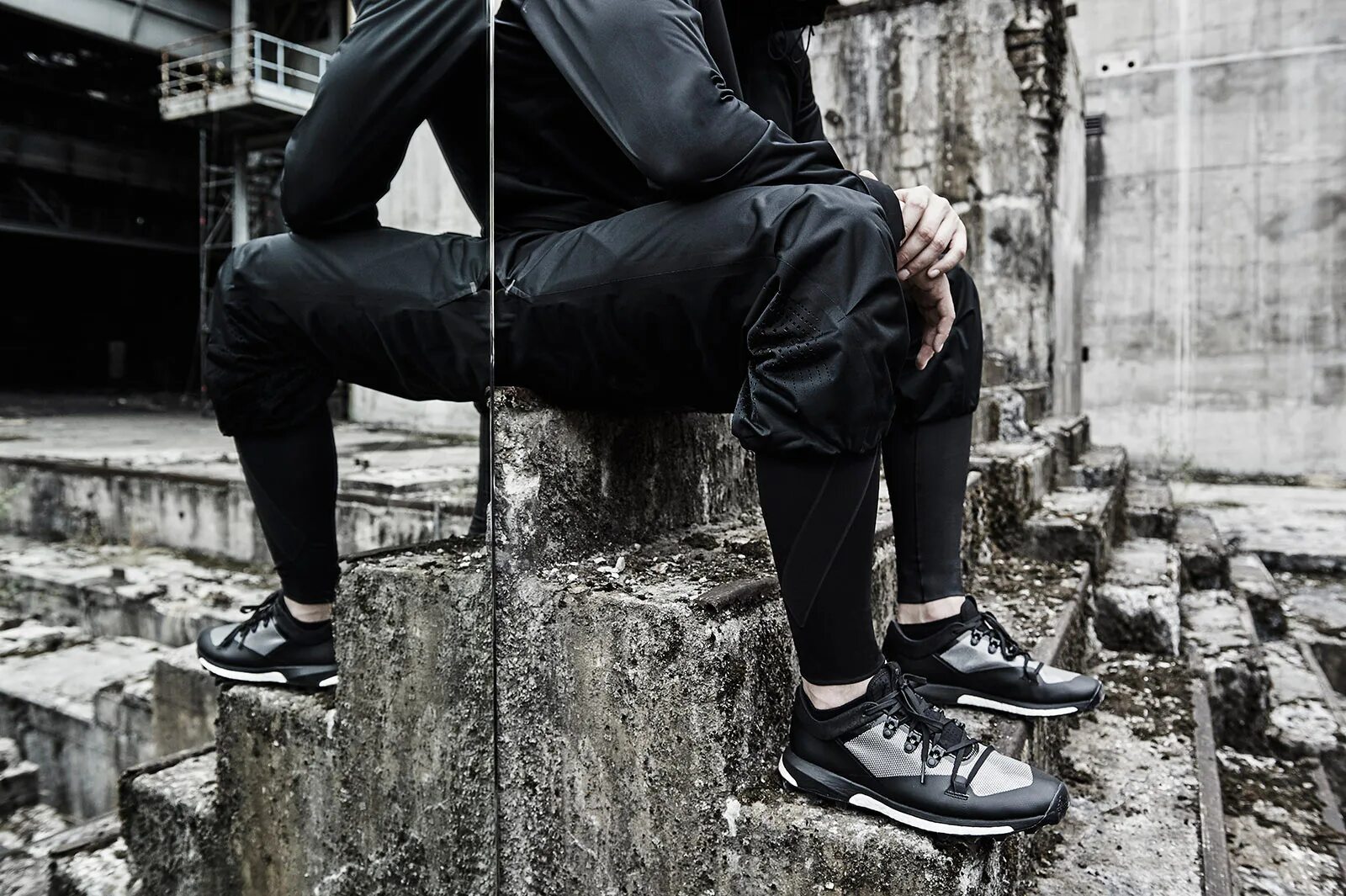 Y3k стиль. Adidas Yohji Yamamoto. Y-3 одежда. Адидас y-3 белые. Спортивные костюмы Yohji Yamamoto.