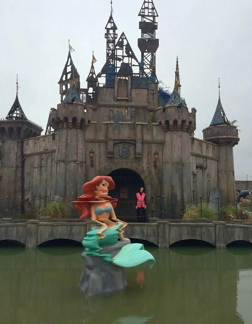 Тюльпан disneyland paris. Диснейленд салливан. Диснейленды закрывают. Диснейленд в сша. Диснейленд панорама.