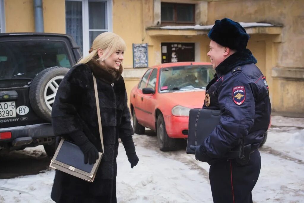 Ржавчина в металлических трубах. Марина денисова огонь вода и ржавые трубы. Огонь ржавые трубы. Огонь, вода и ржавые трубы сериал 2017 актёры. Лазиопеталум ржавый.