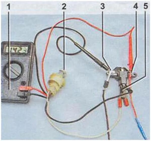 Как проверить регулятор напряжения ваз. Реле регулятор напряжения генератора ВАЗ 2107 мультиметром. Прозвонить реле регулятор ВАЗ 2107. Проверка реле регулятора напряжения генератора ВАЗ 2107 мультиметром. ВАЗ 2107 проверить реле регулятор.