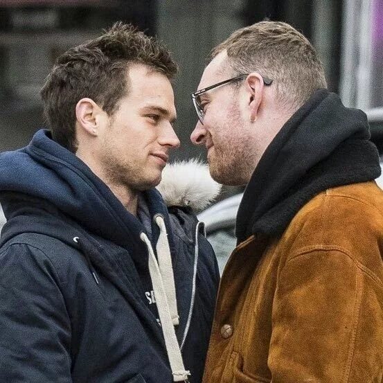 Sam smith and brandon flynn. Джаред падалеки сэм винчестер. Сэм клафлин 2022. Сэм винчестер любовь. Сем пара для мужчины.