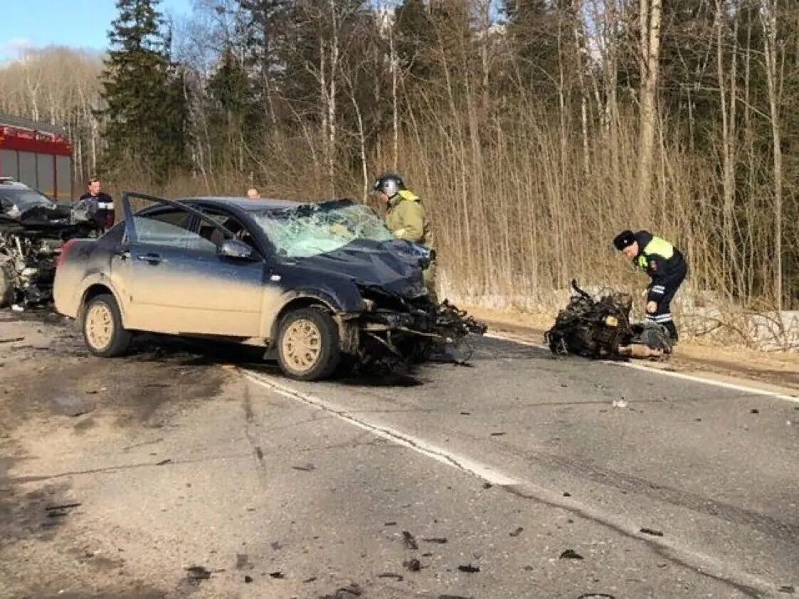 Чп в ярославской области. ДТП на трассе Углич Калязин. ДТП на трассе Ярославль Углич. Авария в Ярославской обл.