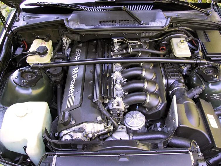 Мотор БМВ е36. BMW m3 e36 мотор. BMW e36 m3 engine. BMW e36 под капотом. Бмв е36 моторы