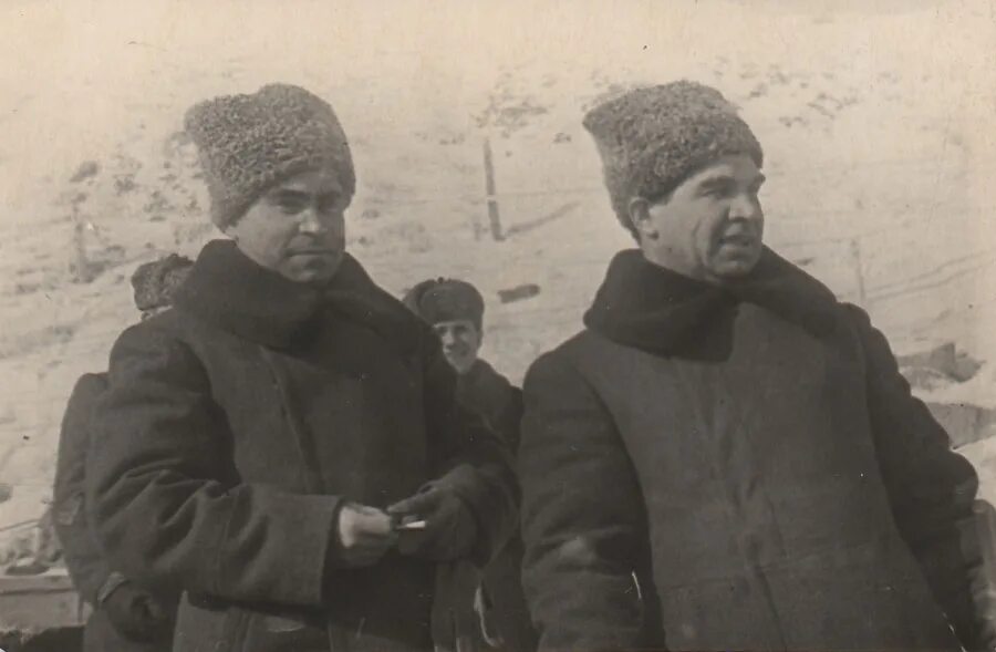 Чуйков против паулюса. Чуйков 1942. чуйков василий иванович. чуйков 62 армия сталинград. командующий чуйков 62 армией.