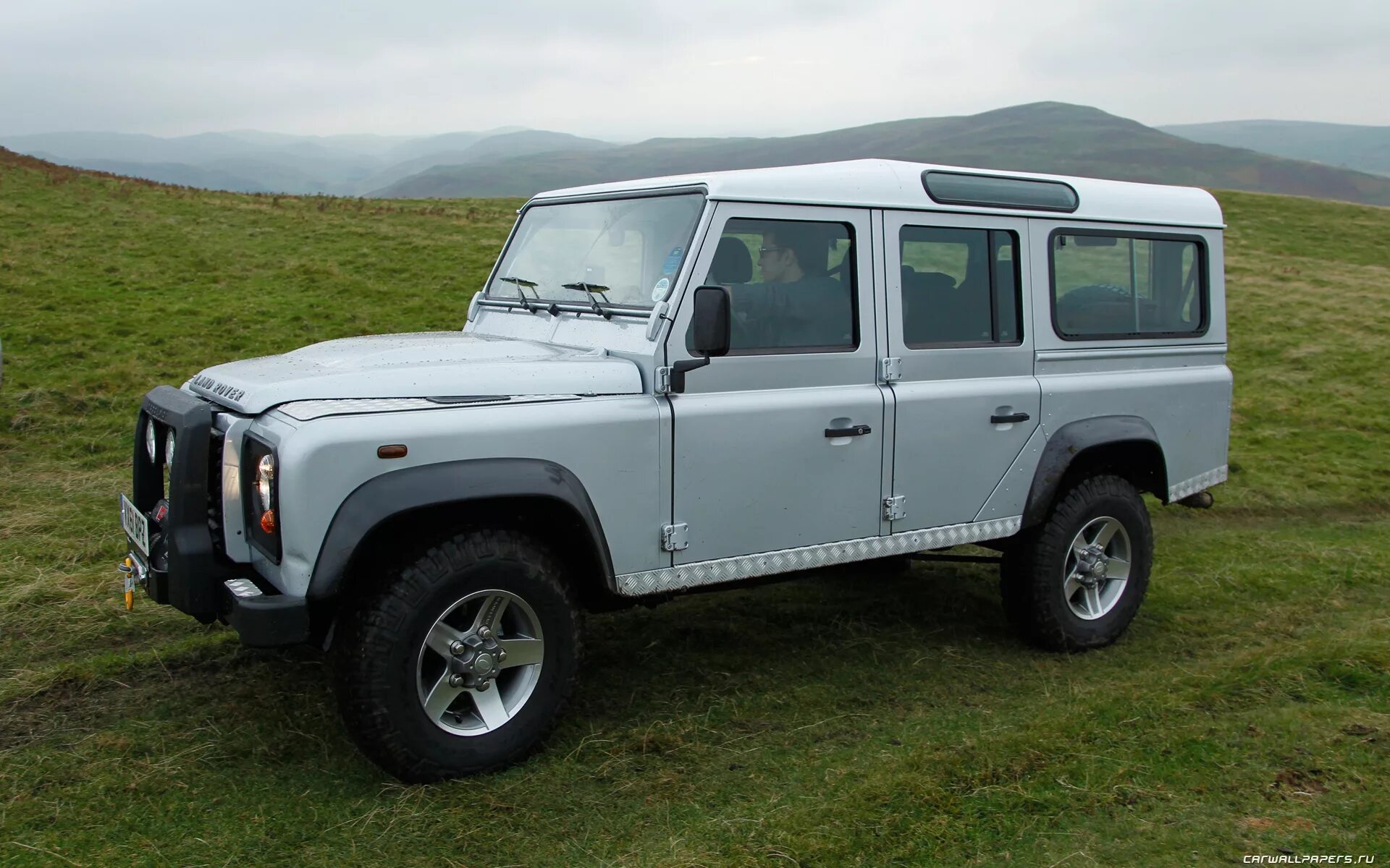 Ленд Ровер Дефендер 110. Ленд Ровер Дефендер 110 2012. Land Rover Defender 110 белый. Defender 110 2. Defender описание