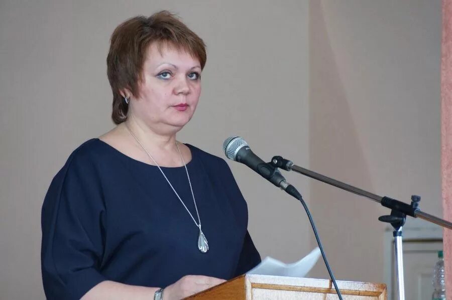 школьный директор. ирина викторовна директор школы карабаново. терина оксана радиковна. совещание иллюстрация. директор школы управление.