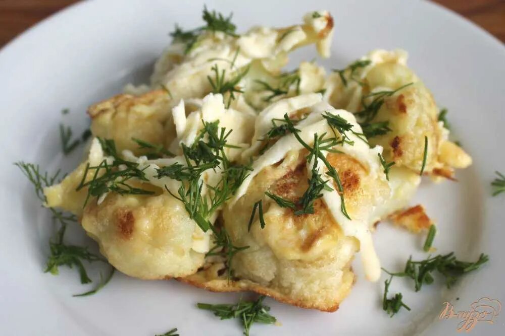 Куриное филе запеченное с капустой. Цветная капуста с яйцом и сыром. курица с цветной капустой на сковороде. филе с цветной капустой. цветная капуста запеченная с филе.