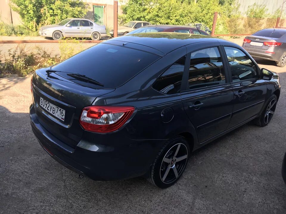 Гранта лифтбек фл черная тюнинг Купить б/у Lada (ВАЗ) Granta I 1.6 MT (87 л.с.) бензин механика в Сунже: чёрный