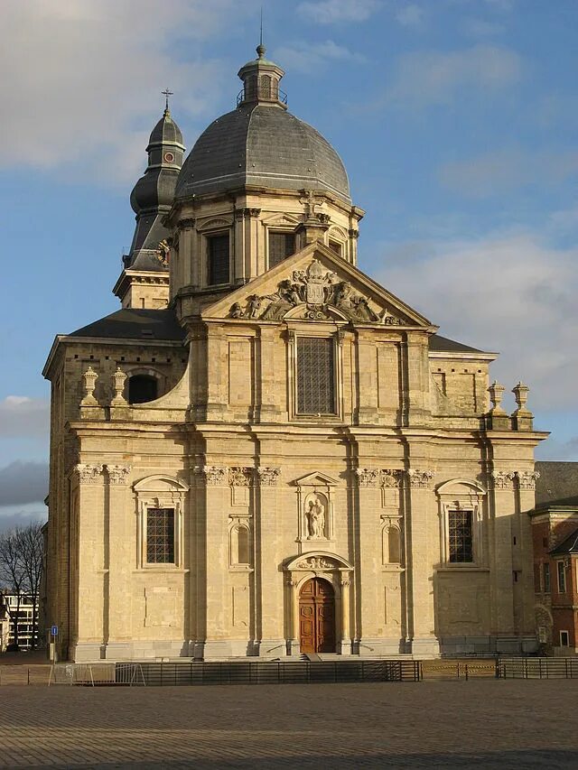 Монастырь святого петра. Saint Peter's Abbey, Ghent. Архитектура Барокко во Фландрии. Церковь Богоматери и Святого Петра в Генте.