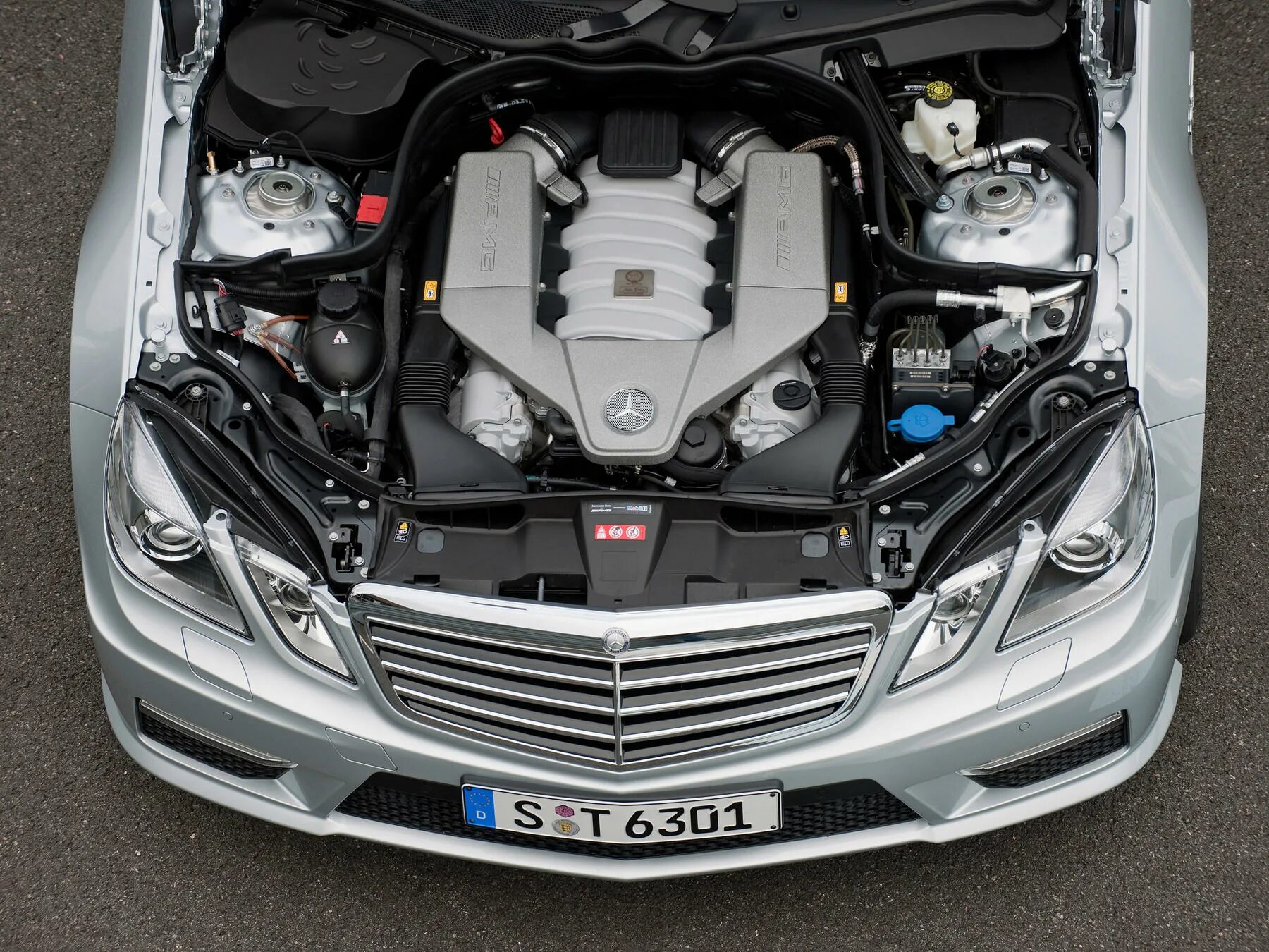 Включи мотор 2. Mercedes benz e63 amg двигатель. мотор 6.2 amg w 204. мерседес бенц 63 amg двигатель. 6.3 мотор мерседес.