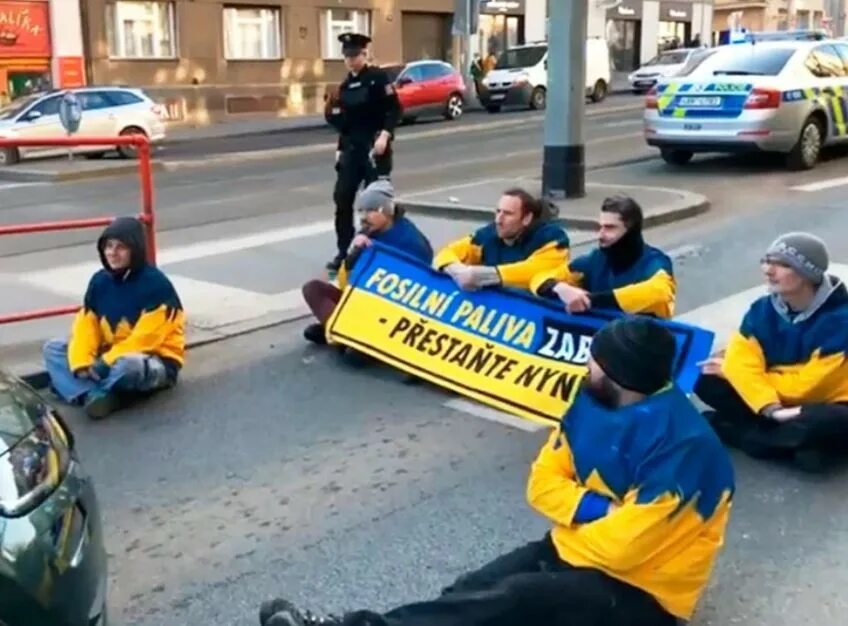 Украинцы в Европе. Украинцы протестуют в Европе. Европа против украинцы. Украинцы устроили