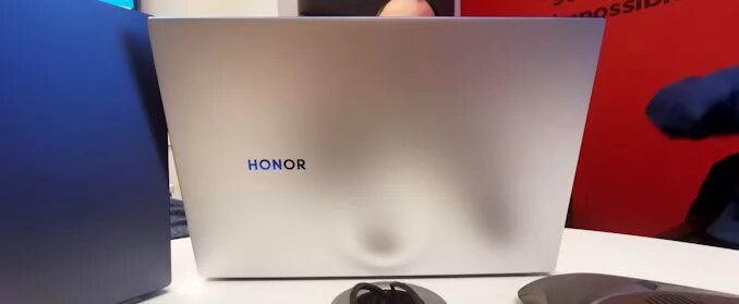 Honor MAGICBOOK 14 Мвидео. Honor MAGICBOOK 15 коробка. Honor MAGICBOOK 14 поддон. Honor MAGICBOOK 16 задняя крышка.