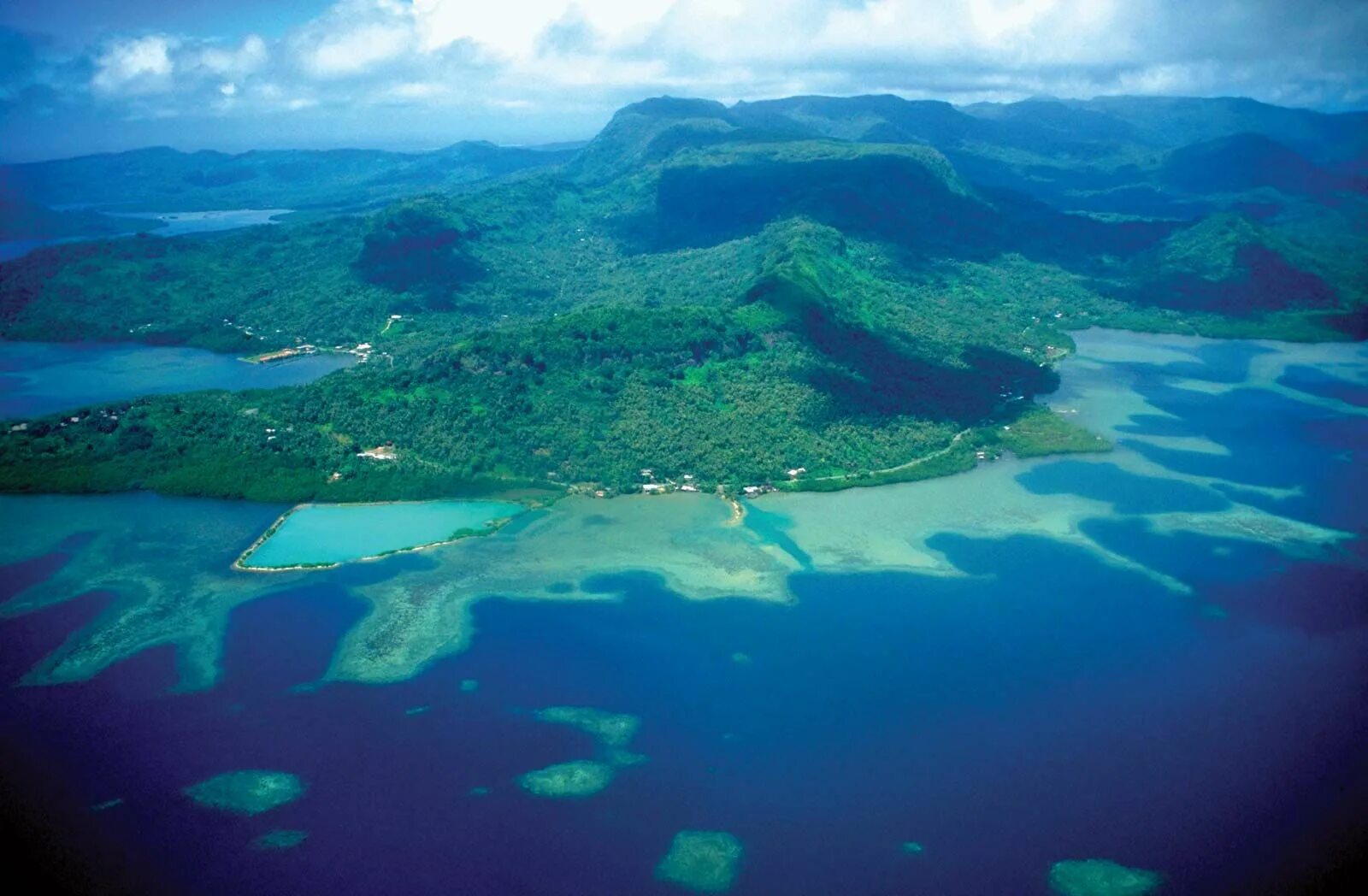 Столица микронезии. Федеративные штаты Микронезии Паликир. Нан-Мадол федеративные штаты Микронезии. Понпеи Микронезия. Остров Понпеи в Микронезии.