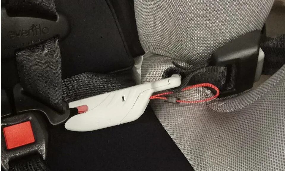 Как закрепить isofix. Система изофикс автокресло. крепление автокресла системой latch. система крепления изофикс для автокресла. pontiac vibe 2002 крепления isofix.